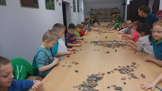 Grafika #4: Wycieczka przedszkolaków do Słowińskiego Parku Narodowego