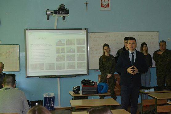 Grafika #4: Spotkanie z przedstawicielami szkoły ponadgimnazjalnej