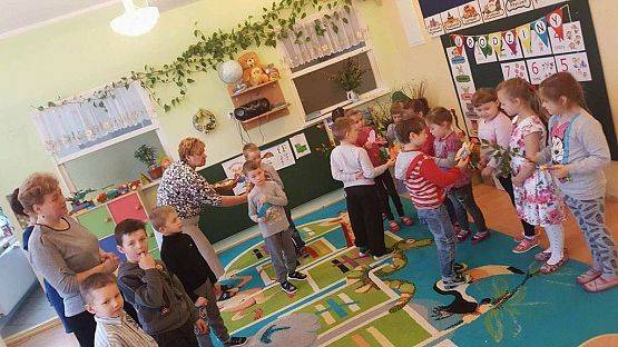 Grafika #8: Dzień Kobiet w Przedszkolu