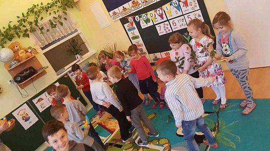 Grafika #16: Dzień Kobiet w Przedszkolu