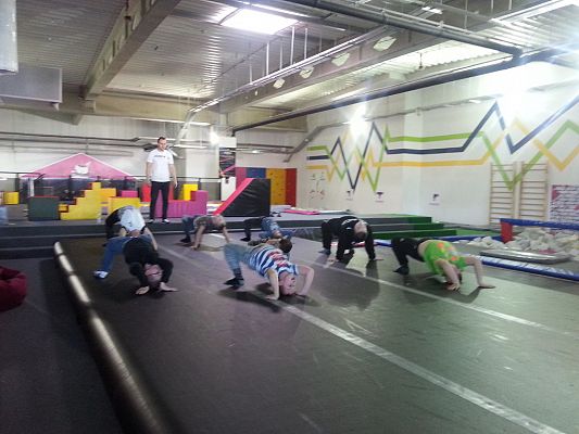 Grafika #3: Z wizytą w Jump!N