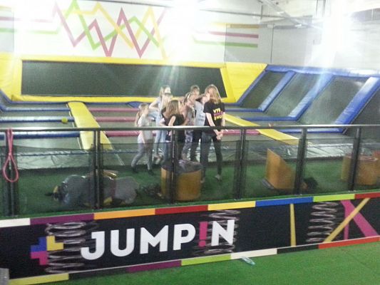 Grafika #4: Z wizytą w Jump!N