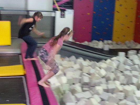 Grafika #8: Z wizytą w Jump!N