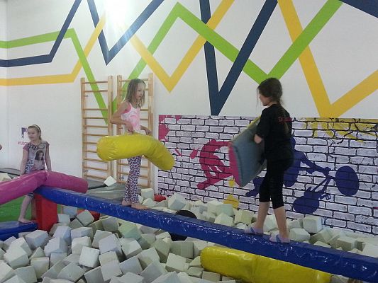 Grafika #10: Z wizytą w Jump!N