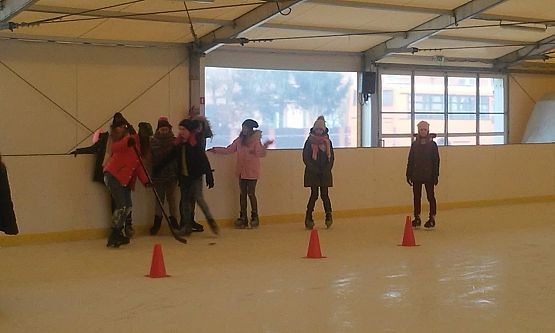 Grafika #4: Klasa 5 i 6 na lodowisku w Łebie