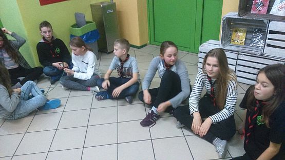 Grafika #7: Harcerskie przyrzeczenie i noc w zaprzyjaźnionej szkole w Garczegorzu