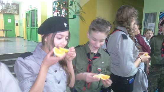 Grafika #16: Harcerskie przyrzeczenie i noc w zaprzyjaźnionej szkole w Garczegorzu