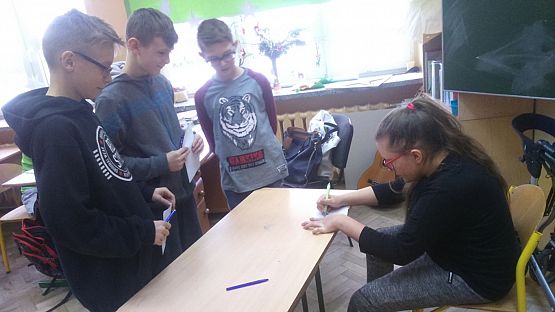 Grafika #0: Nasze artystki rozdawały autografy!!!