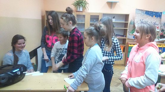 Grafika #3: Nasze artystki rozdawały autografy!!!