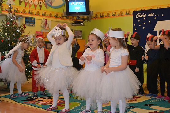 Grafika #0: Spotkanie gwiazdkowe w przedszkolu