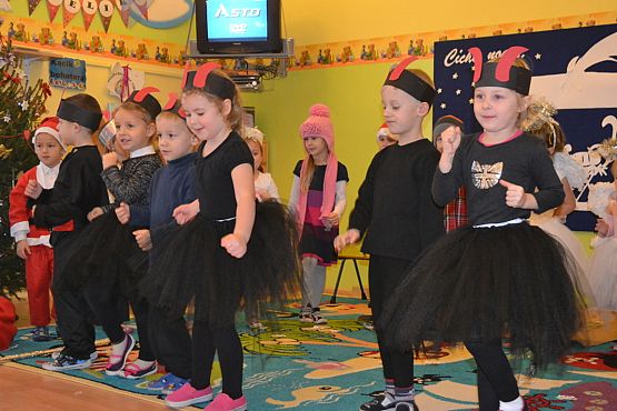 Grafika #7: Spotkanie gwiazdkowe w przedszkolu