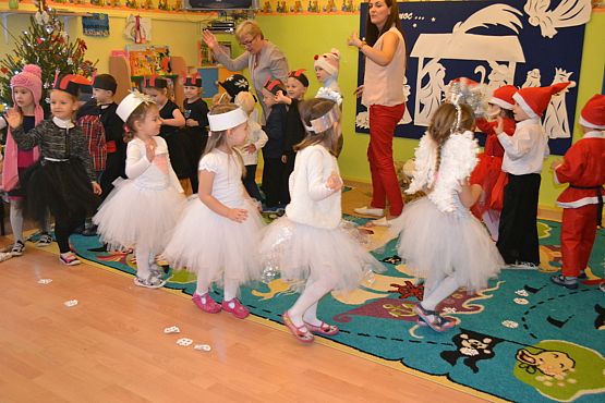 Grafika #12: Spotkanie gwiazdkowe w przedszkolu