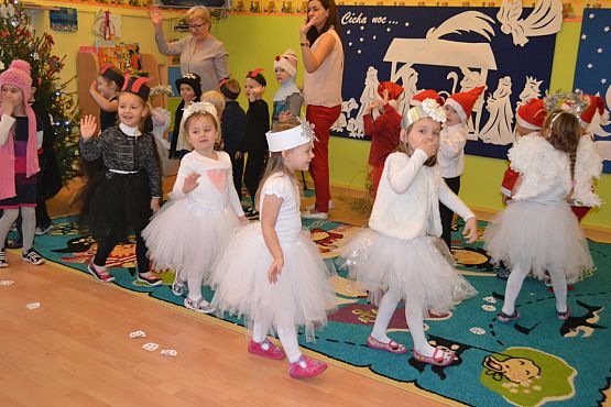 Grafika #13: Spotkanie gwiazdkowe w przedszkolu