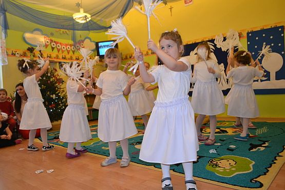 Grafika #16: Spotkanie gwiazdkowe w przedszkolu