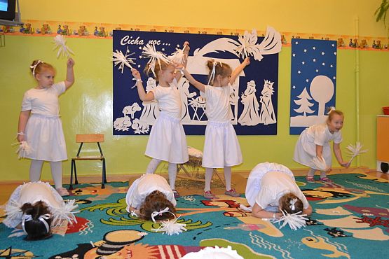 Grafika #19: Spotkanie gwiazdkowe w przedszkolu