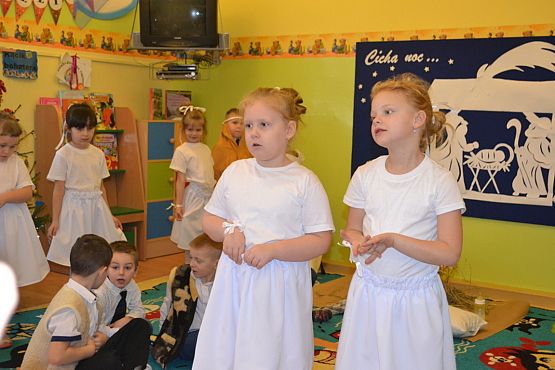 Grafika #27: Spotkanie gwiazdkowe w przedszkolu