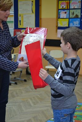 Grafika #9: Rozstrzygnięcie szkolnego konkursu na szopkę betlejemską i stroik bożonarodzeniowy.