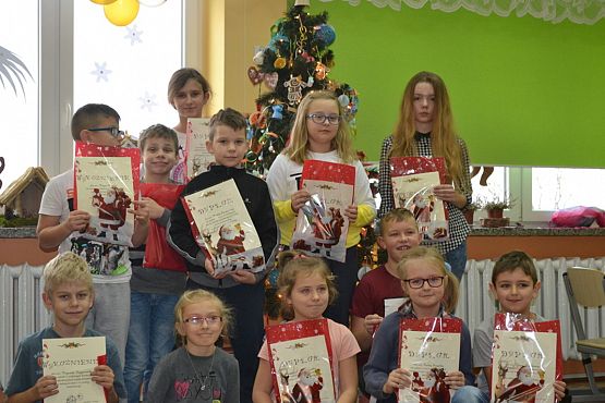 Grafika #11: Rozstrzygnięcie szkolnego konkursu na szopkę betlejemską i stroik bożonarodzeniowy.