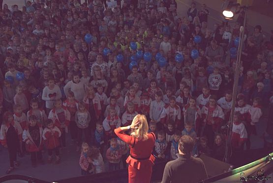 Grafika #8: "Bo wszystkie dzieci nasze są!" - Koncert Majki Jeżowskiej