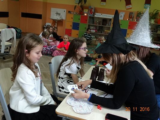 Grafika #46: Andrzejki w klasach I-III