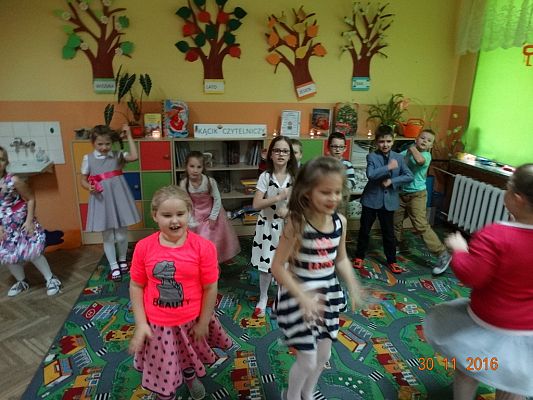 Grafika #45: Andrzejki w klasach I-III