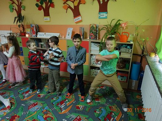 Grafika #43: Andrzejki w klasach I-III