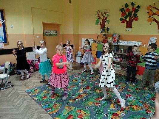 Grafika #41: Andrzejki w klasach I-III