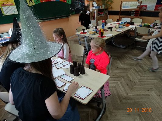 Grafika #40: Andrzejki w klasach I-III