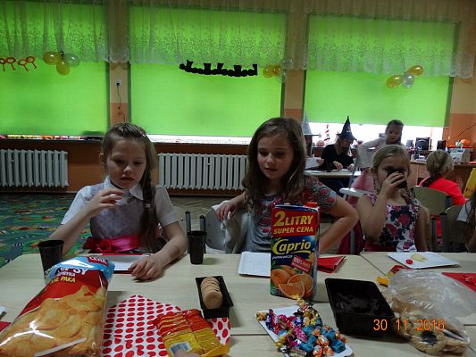 Grafika #37: Andrzejki w klasach I-III