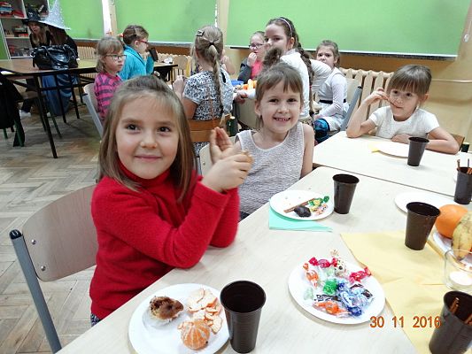 Grafika #18: Andrzejki w klasach I-III