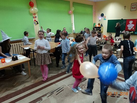 Grafika #14: Andrzejki w klasach I-III