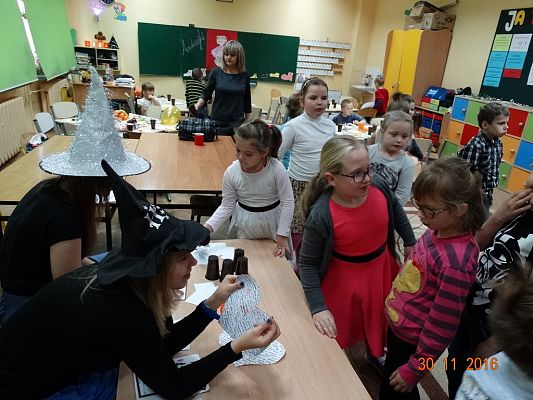 Grafika #12: Andrzejki w klasach I-III