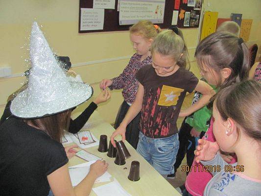 Grafika #4: Andrzejki w klasach I-III