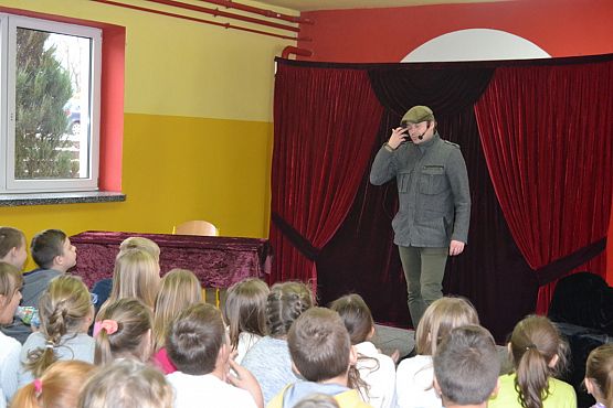 Grafika #5: Przedstawienia profilaktyczne Teatr Kurtyna z Krakowa