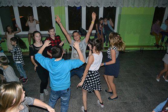 Grafika #0: Dyskoteka szkolna