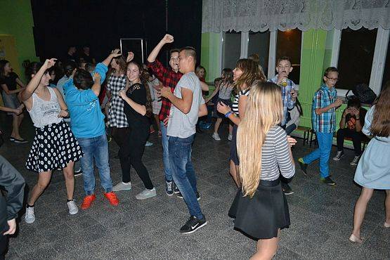 Grafika #14: Dyskoteka szkolna