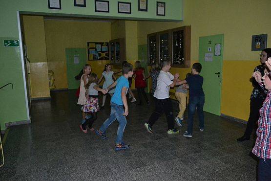 Grafika #16: Dyskoteka szkolna