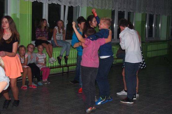 Grafika #6: Dyskoteka szkolna