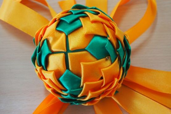 Grafika #7: Przygotowania do kiermaszu bożonarodzeniowego w klasie I b gimnazjum