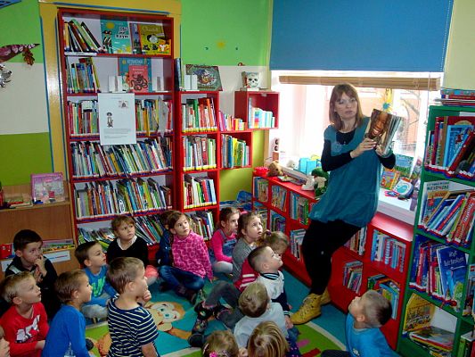 Grafika #11: Przedszkolaki w Bibliotece Miejskiej w Lęborku