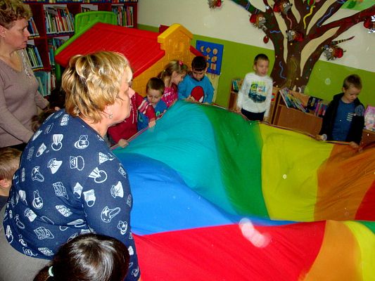 Grafika #2: Przedszkolaki w Bibliotece Miejskiej w Lęborku