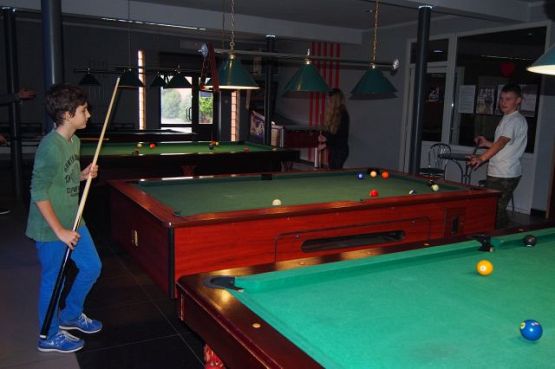 Grafika #12: Klasa I b gimnazjum bawi się w kręgielni