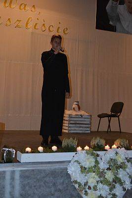 Grafika #23: Wieczornica papieska