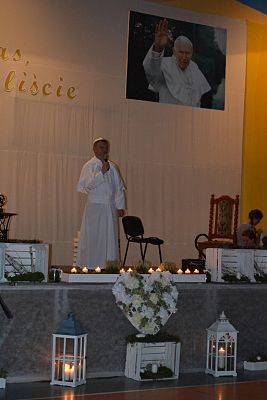 Grafika #0: Wieczornica papieska