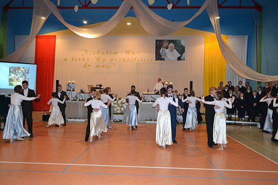 Grafika #30: Wieczornica papieska