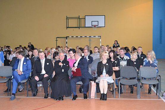 Grafika #32: Obchody dziesiątej rocznicy nadania imienia naszej szkole