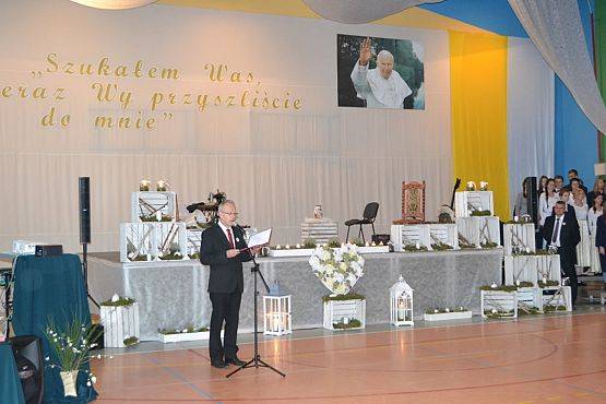 Grafika #10: Obchody dziesiątej rocznicy nadania imienia naszej szkole