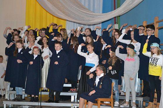 Grafika #36: Obchody dziesiątej rocznicy nadania imienia naszej szkole