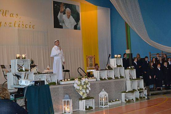 Grafika #28: Obchody dziesiątej rocznicy nadania imienia naszej szkole