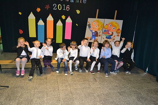 Grafika #1: ŚLUBOWANIE PIERWSZOKLASISTÓW